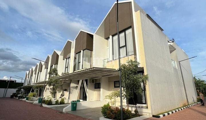 Townhouse Scandinavian Adhigriya Cilangkap SHM