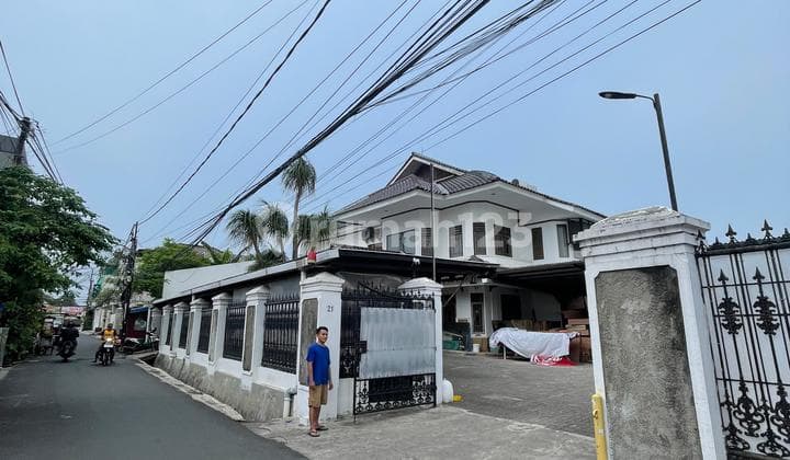 Dijual Murah Rumah Pancoran Barat 3 Kamar Tidur Strategis Unit, Jakarta Selatan