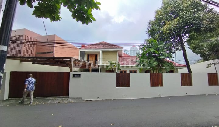 For Sale: Luxury 4-Bedroom House in the Patra Kuningan Area, South Jakarta, Ready to Occupy