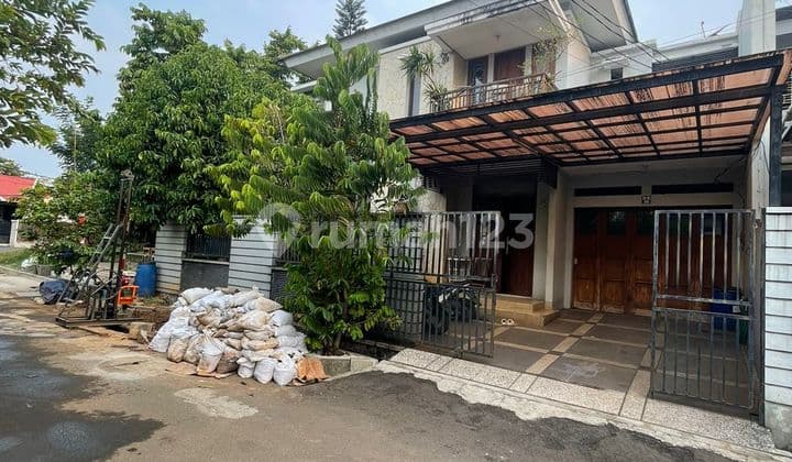 Dijual Rumah 2 Lantai 5 Kamar Tidur Siap Huni Lokasi Strategis Dekan Pintu Tol Pulogebang Jakarta Timur