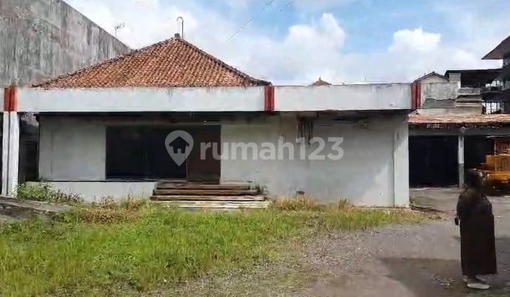 Rumah Cocok untuk Kafe atau Usaha Lain di Kotabaru