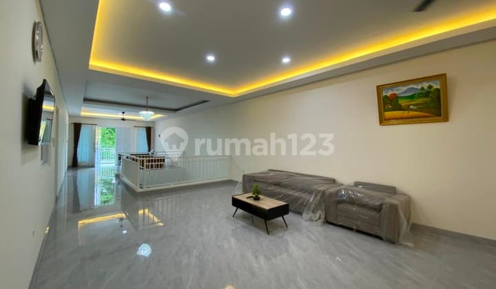 Rumah Besar, Design Elegan & Full Furnish di Cideng Roxy