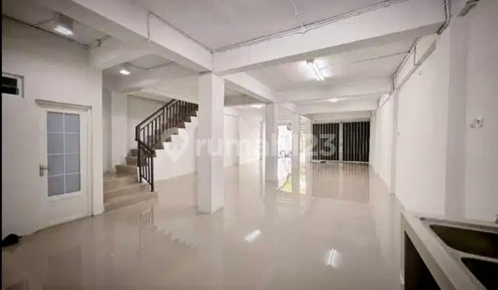 2 Ruko Pasca Renovasi, Nyaman Siap Usaha & Huni