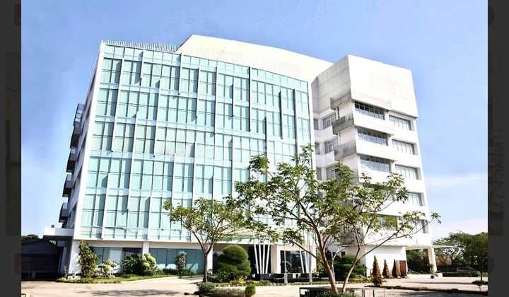Gedung Megah B S D Siap Usaha