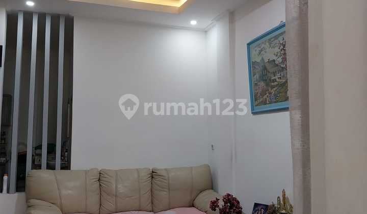 Rumah Furnish, Siap Huni Menceng Cengkareng