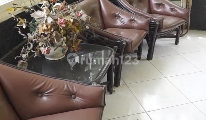 Dijual Rumah Tengah Kota di Wr Supratman, Surabaya