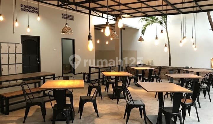 Disewakan Jual di Pusat Kota Sby. Cocok Untuk Cafe, Bank, Dll.