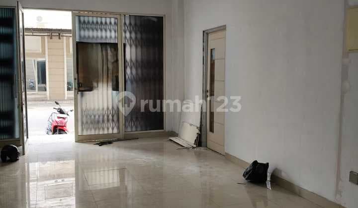 Ruko Green Lake City, Kosongan, Rapih, Hadap Dalam, Siap Huni