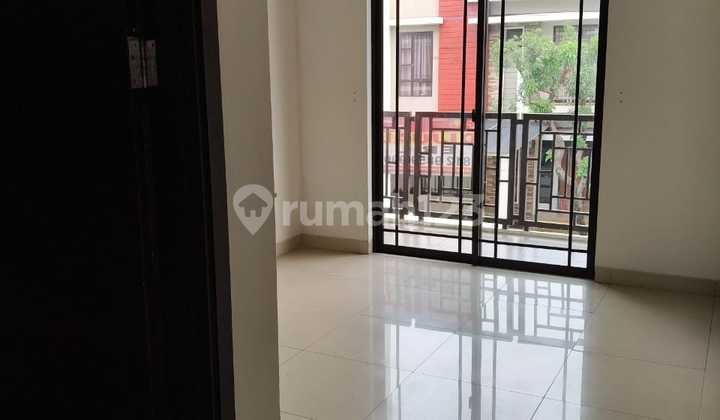 green lake city, 8x18, bangunan kokoh, siap huni, sport club