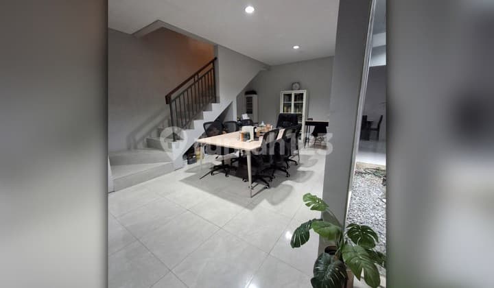 Hunian Modern Z Living Lake Garden Grand Wisata - 3 Lantai, Semi/Full Furnish