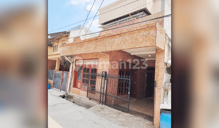 3-Story House + Rooftop Garden, 1 KM from East Bekasi Toll - Price Negotiable!