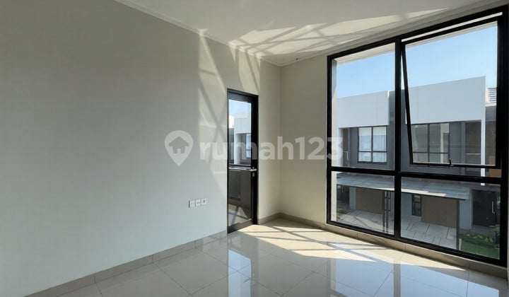 For Sale Fast! Ready-to-Occupy House in Magenta Cluster Summarecon Bekasi - Premium Environment