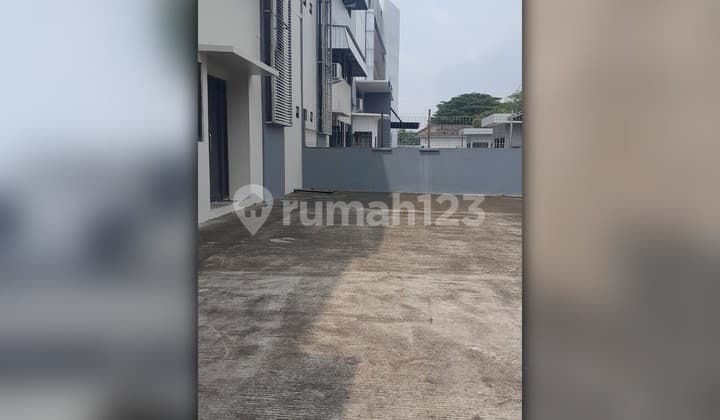 Gudang Delta Silicon Luas 1.320 M² - Akses Kontainer, Siap Pakai!