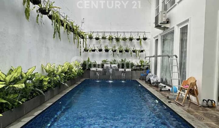 Rumah Mewah di Kawasan Elit Pondok Indah