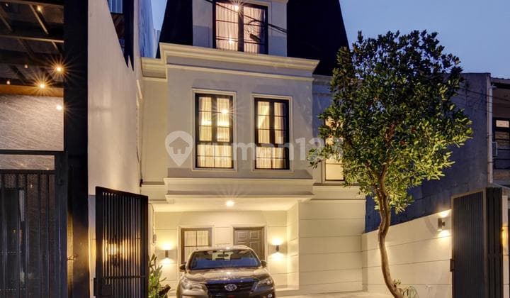 New Classic European Model House, Strategic Location in Cempaka Putih