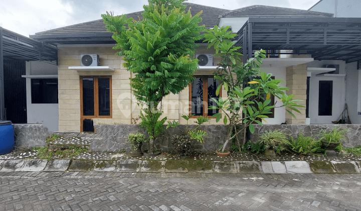 Royal Maguwo Residence.