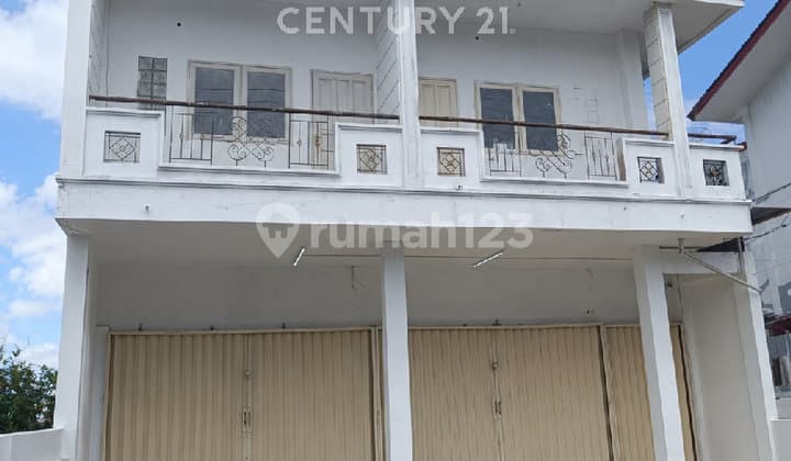 Strategic Shop Suitable for Various Businesses or Offices in Pontianak