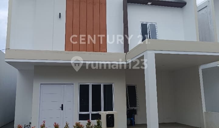 New House Golden Paal Complex Jl. Paal Lima Pontianak