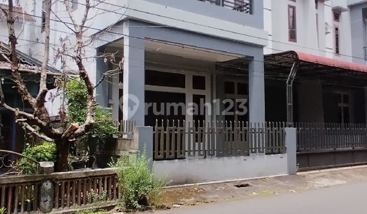 Rumah 3 Kamar Lok Tengah Kota Jl. Paris 2 Siap Huni Rapi Bersih