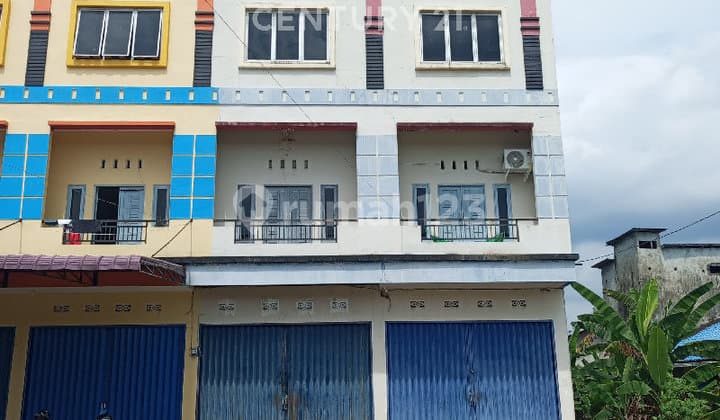 Ruko Strategis Dengan Halaman Parkir Yg Luas Jl. Perdana Pontiana