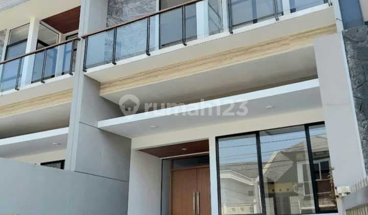 Rumah Minimalis Modern di Kawasan Mekarwangi Bandung
