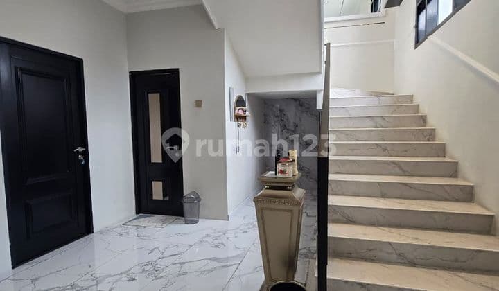 Rumah Mewah Luas Siap Huni di Komplek Gegerkalong Permai