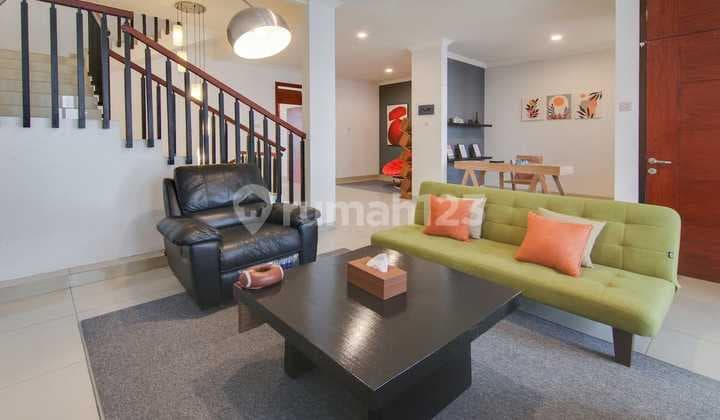 Rumah Luas 3,5 Lantai Full Furnished Siap Huni di Setraduta