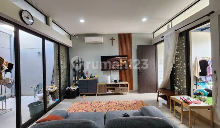 Nice House in Strategic Flora Cluster Near Summarecon Bandung