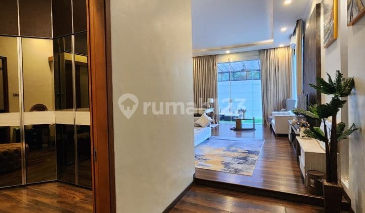 Rumah Mewah Furnished 2 Lantai di Jalan pada Lestari Setiabudi
