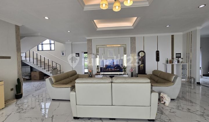 Rumah Luas 2 Lantai Siap Huni di Komplek Geger Kalong Permai