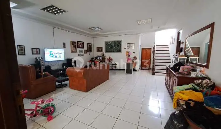 Ready-to-Occupy House with Easy Access