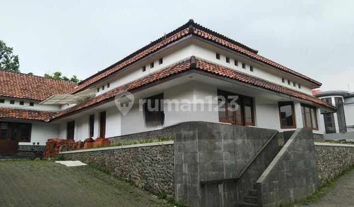 rumah belanda mainroad riau bandung cocok untuk hotel dll