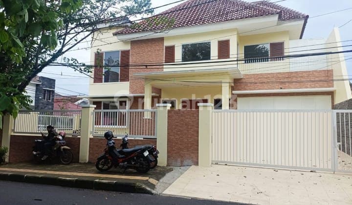 rumah bagus di mainroad dekat rshs hasan sadikin bandung
