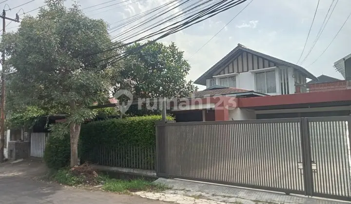 Well-Maintained House for Sale in Setrasari, Bandung