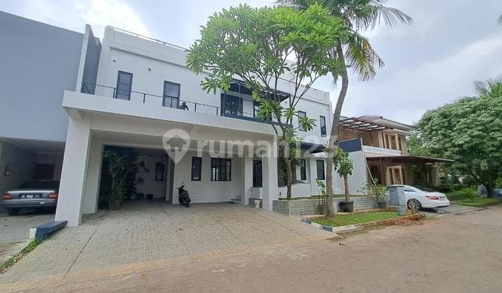 Brand New !! Rumah cantik 2 lantai di Bintaro tangsel