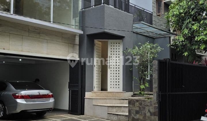 Beautiful House in a Cluster with Swimming Pool in South Jakarta