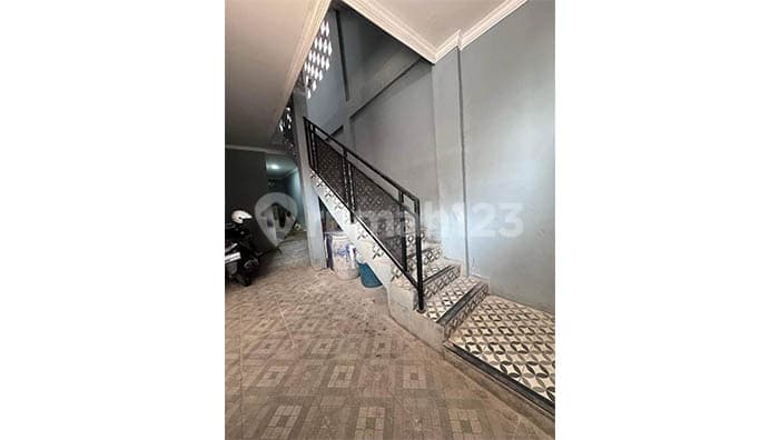 Rumah Kontrakan 14 Pintu, Jl H. Naman Pondok Kelapa, Duren Sawit