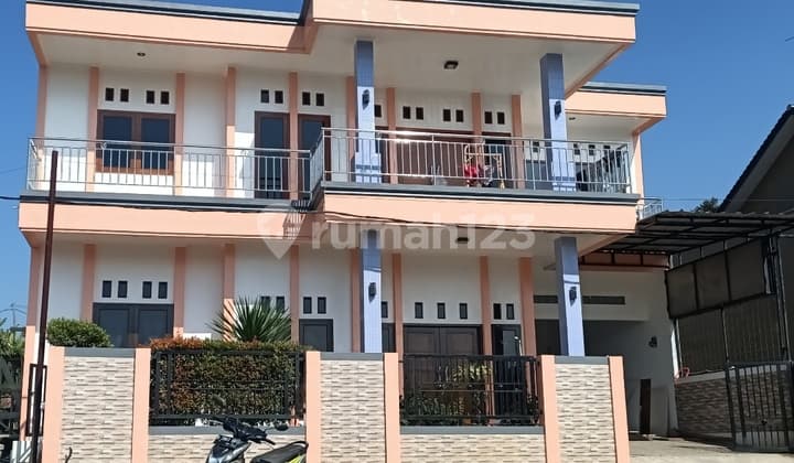 Rumah Villa Sejuk Dan Halaman Luas di Jl. Sersan Bajuri, Bandung
