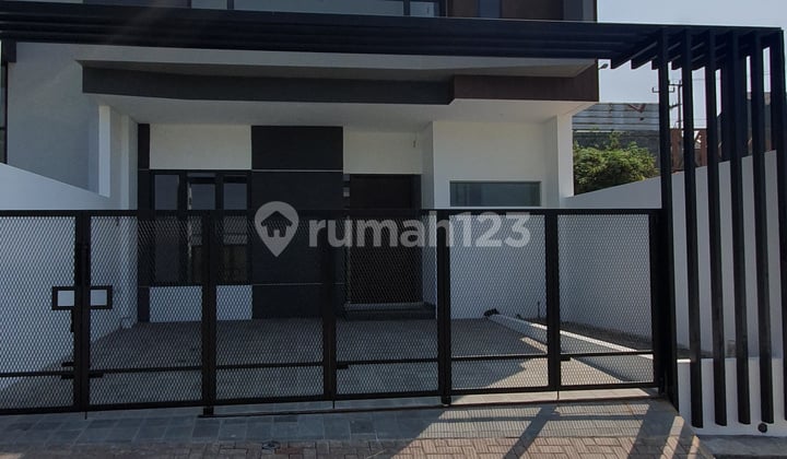 Rumah Lux Baru Siap Pakai di Komplek Steraduta Bandung