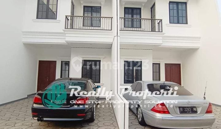Di Jual Rumah Strategis 2 Lantai Di. Jatimakmur Pondok Gede Bekasi
