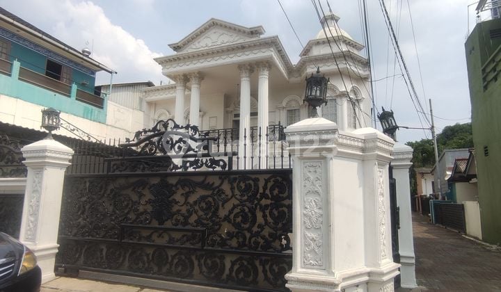 Di Jual Rumah Mewah Dekat Toll Ada Kolam Renang di Jaticempaka, Jatiwaringin Pondok Gede Bekasi