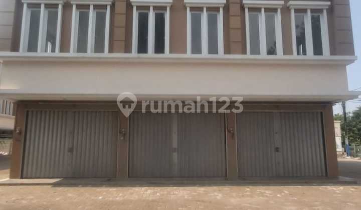 Ruko Komersial Baru di Buaran 3 Lantai, Pinggir Jalan