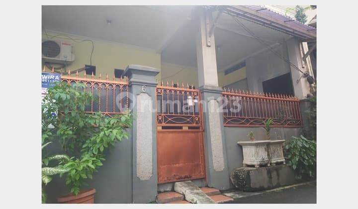 Rumah Bagus Layak Dihuni dan Bebas Banjir di Duren Sawit