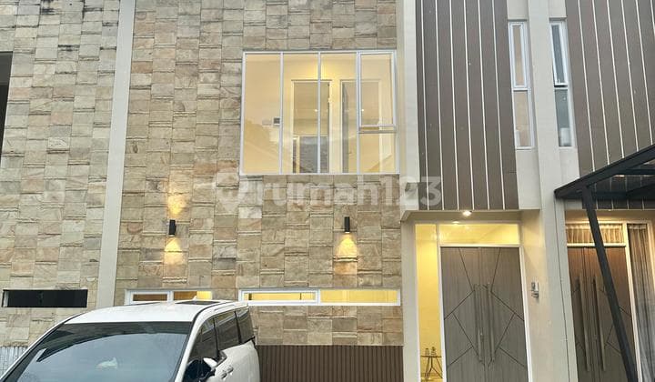 Di Jual Rumah Siap Huni 2 Lantai Hook Accola Serpong