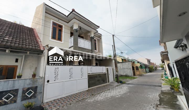 House for Sale in Solo Near Luwes Gentan