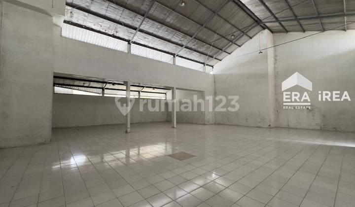 Gudang Dijual di Solo Dekat Pasar Harjodksino