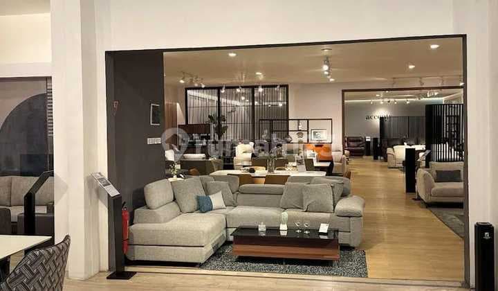 Ruang-Usaha Showroom Jalan Hr Muhammad. Bagus. Ready Awal Oktober 2026. Minimal Sewa 5 Tahun. Nego. Lokasi Strategis