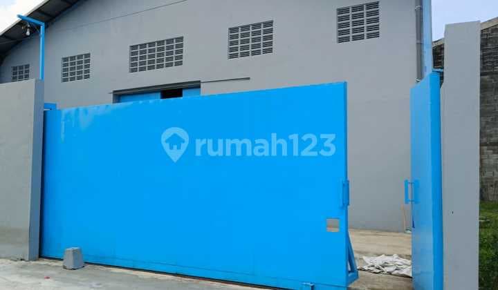 Warehouse in Gununganyar Tambak. Good. Ready to Use. Cheap. Negotiable.