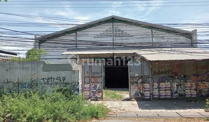 Gudang di Sememi. Akses Kontainer.