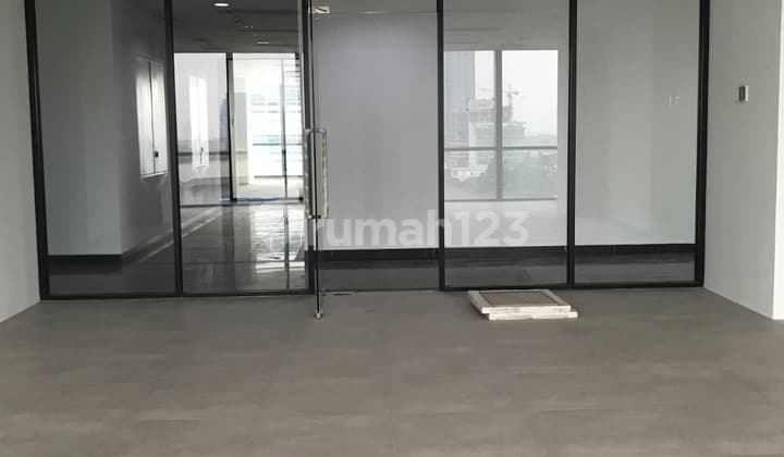 Office space di apartemen The Smith Alam Sutera deket akses Tol